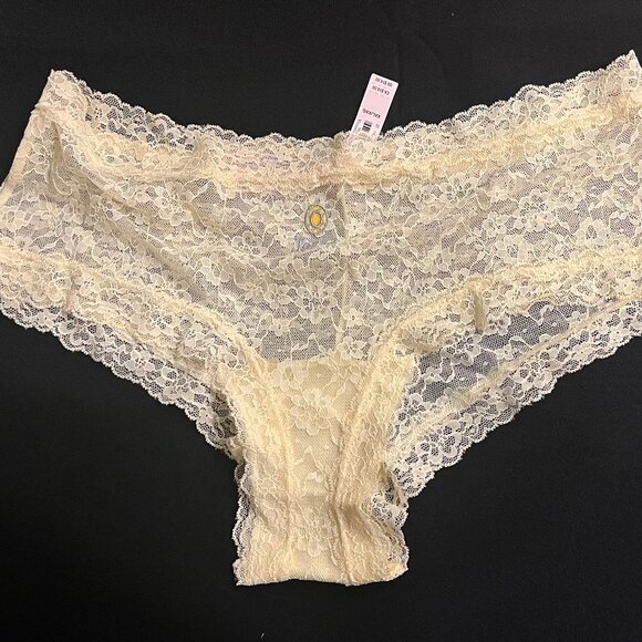 Four pairs of Victoria's Secret intimate panties! New With Tags! - Picture 6 of 6
